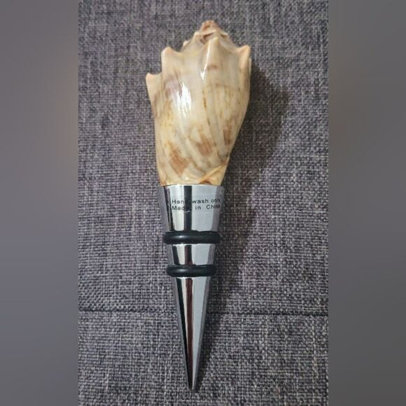 Seashell Wine Bottle Stoppers. Beautiful Accent For Any Bar. New w Box - Picture 1 of 6